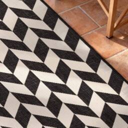 Ted Baker Terrick Reversible Indoor Outdoor Rug Chevron Design in Black - Size: 200 cm x 300 cm - thumbnail 4