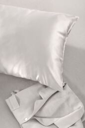 Silky Silks 100% Mulberry Silk Standard Pillowcase in White - Size: Standard Pillow Case - thumbnail 4