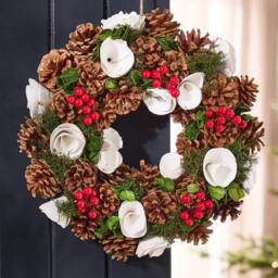 Dibor 36cm White Berries & Roses Christmas Wreath with Stag Wreath Hanger in Red - thumbnail 2