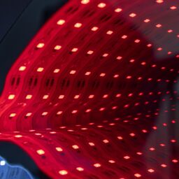 Samuel Alexander Light up Santa Stop Here Sign with Hat Infinity Decoration & LEDs in Red - thumbnail 6