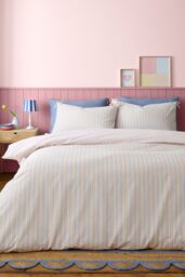 Catherine Lansfield 'Brighton Stripe' Bow Trim Duvet Cover Set - Size: King - thumbnail 1