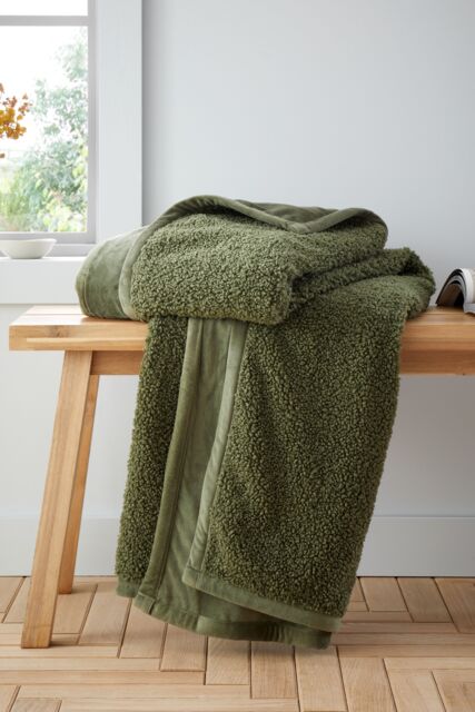 Catherine Lansfield 'So Soft Velvet Boucle' Blanket Throw in Olive - Size: 130 cm x 170 cm - image 1