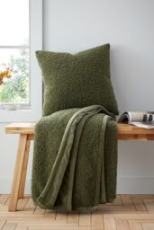 Catherine Lansfield 'So Soft Velvet Boucle' Blanket Throw in Olive - Size: 130 cm x 170 cm - thumbnail 4
