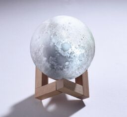mysmartbuy Colour Changing 3D Moon Lamp - USB Rechargeable Night Light with Wooden Stand - Measures H16 x 11cm Diameter - Size: 16 x 11 cm - thumbnail 3