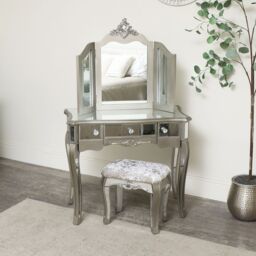 Melody Maison Silver Mirrored Bedroom Furniture, Chest Of Drawers, Dressing Table Set & Bedside Tables - Tiffany Range in Metallic Silver - thumbnail 6