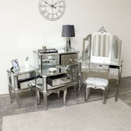 Melody Maison Silver Mirrored Bedroom Furniture, Chest Of Drawers, Dressing Table Set & Bedside Tables - Tiffany Range in Metallic Silver - thumbnail 5