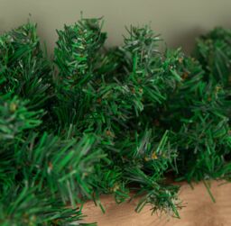 Samuel Alexander 2.7m x 20cm Plain Green Christmas Garland with 260 Tips - Size: 2.7m x 20 cm - thumbnail 7