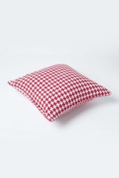 Homescapes Houndstooth 100% Cotton Cushion Cover in Red - Size: 60 cm x 60 cm - thumbnail 3