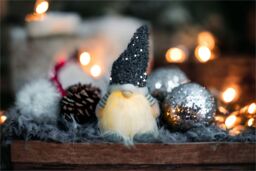 Netagon Battery Operated Light Up Glitter Gonk- Silver in White - thumbnail 5