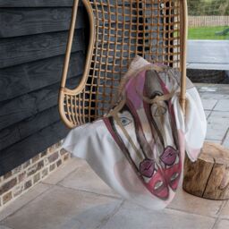 Benjamin Tate Design Lips Shoes Blanket in Natural - Size: 120 cm x 150 cm - thumbnail 4