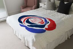 Benjamin Tate Design Red & Blue Rose Blanket in Natural - Size: 120 cm x 150 cm - thumbnail 3
