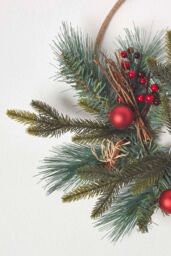 Homescapes Round Metal Hoop Traditional Christmas Wreath in Green - thumbnail 2