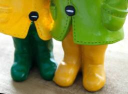 Marco Paul Duck with Umbrella Outdoor Garden Ornaments - thumbnail 5