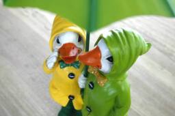 Marco Paul Duck with Umbrella Outdoor Garden Ornaments - thumbnail 4
