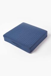 Homescapes Cotton Orthopaedic Foam Armchair Booster Cushion in Navy - Size: 50 cm x 50 cm - thumbnail 3