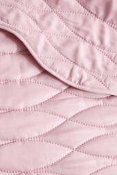 Catherine Lansfield 'Scallop Waves' Quilted Bedspread in Pink - thumbnail 2