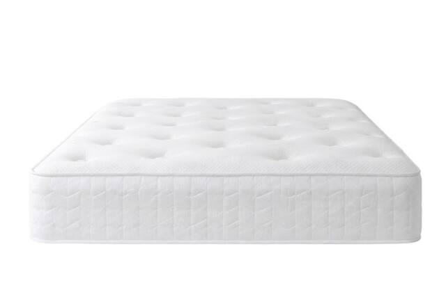 Sloomy Balmoral Open Coil Springs Comfort Layers Mattress in White - Size: Single - image 1
