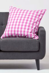 Homescapes Block Check Cotton Gingham Cushion Cover in Pink - Size: 30 cm x 50 cm - thumbnail 2