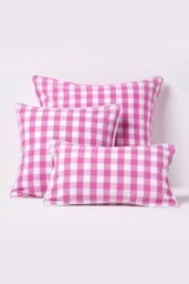 Homescapes Block Check Cotton Gingham Cushion Cover in Pink - Size: 30 cm x 50 cm - thumbnail 5