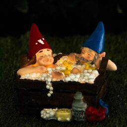 Marco Paul Solar Light Bathtub Gnome Garden Ornament - thumbnail 1
