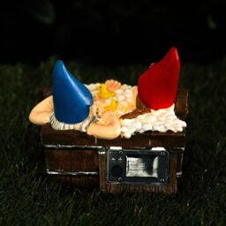 Marco Paul Solar Light Bathtub Gnome Garden Ornament - thumbnail 3