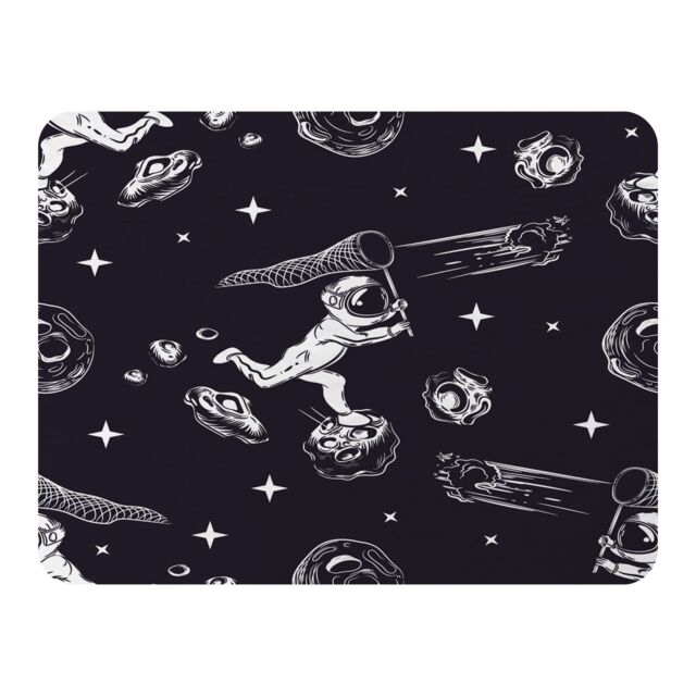 Benjamin Tate Design Astronaut Catches A Comet Blanket in Natural - Size: 120 cm x 150 cm - image 1