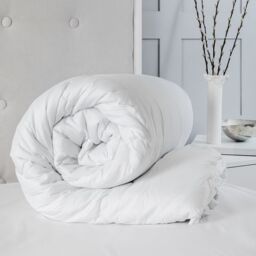 Snug City 4 Season 3 in 1 All Season Duvet (9.0 + 4.5 Tog ) Detachable Soft Touch Microfibre Duvet in White - Size: Single - thumbnail 1