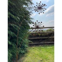 Poppyforge 3D Allium Garden Art - Bare Metal/Ready to Rust - W37 x H133 cm in Brown - thumbnail 5