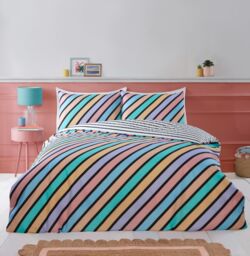 Rapport Home Oxford Stripe Microfibre Reversible Duvet Cover Set with Pillowcase in Green - Size: King