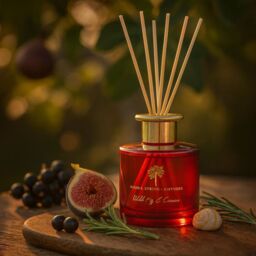 Nicola Spring Wild Fig & Cassis Candle & Diffuser Gift Set - 350g Jar + 200ml Diff in Red - thumbnail 3