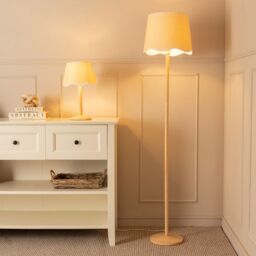 ValueLights Triston Natural Light Wood Floor Lamp with Scallop Trim Tapered Shade & LED Bulb in White - thumbnail 5