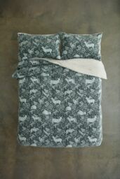 Deyongs Woodland Folk Animal Print Fleece Duvet Cover Set with Cosy Sherpa Reverse in Dark Green - Size: Double - thumbnail 3