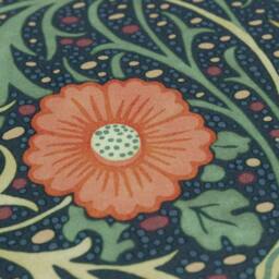 Morris & Co Seaweed Printed Piped Outdoor Cushion in Indigo - Size: 50 cm x 50 cm - thumbnail 4