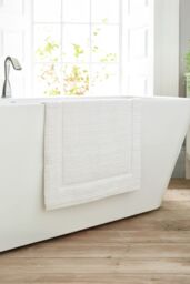 Deyongs Quik Dri Bath Mat 50x80cm - 100% Cotton, 1500gsm Quick Drying & Absorbent Bathroom Mat - 1846 in White - thumbnail 1
