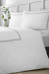 Catherine Lansfield 'So Soft Mono Satin Stitch' Duvet Cover Set in Silver - Size: Double - thumbnail 4