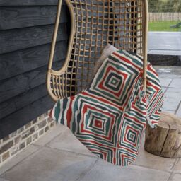 Benjamin Tate Design Repeated Squares & Rhombuses Blanket in Natural - Size: 120 cm x 150 cm - thumbnail 4