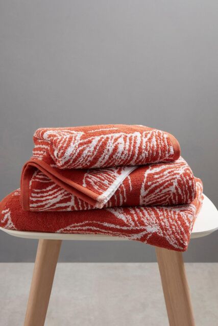 Fusion 'Matteo' Luxury 100% Cotton Leaf Motif Jacquard Towel in Terracotta - image 1