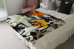 Benjamin Tate Design Orange Flower Print Blanket in Natural - Size: 120 cm x 150 cm - thumbnail 3