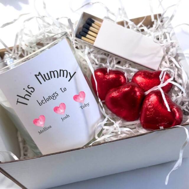 Aye Do Gifts Women's This Mum Belongs To Personalised Candle Gift Set in White - image 1