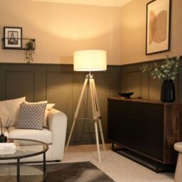 ValueLights Clipper Light Wood Tripod Floor Lamp Light with Boucle Shade in Cream - Size: 18 inches - thumbnail 5