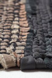 Homescapes Leather Handwoven Herringbone Hall Runner, 66 x 200 cm in Black - Size: 66 cm x 200 cm - thumbnail 4