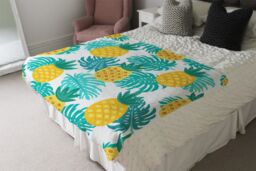 Benjamin Tate Design Pineapples Blanket in Natural - Size: 120 cm x 150 cm - thumbnail 3