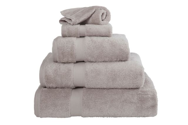 The Linen Consultancy 'TLC 5 Star Hotel Concept' 750GSM BCI Bath Sheet in Silver - image 1