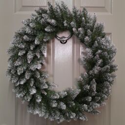 Samuel Alexander 60cm Snow Tip Christmas Wreath with 160 Bullet Tips in Green - thumbnail 1
