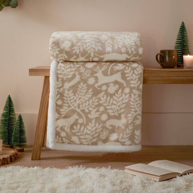 Furn Skandi Woodland Fleece Throw in Beige - Size: 140 cm x 180 cm - image 1