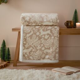 Furn Skandi Woodland Fleece Throw in Beige - Size: 140 cm x 180 cm