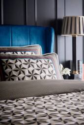 Laurence Llewelyn-Bowen 'Hero' 100% Cotton Duvet Cover Set - Size: Double - thumbnail 2