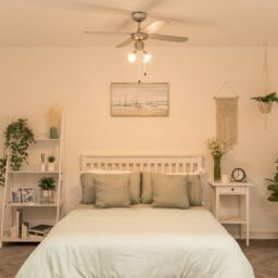 "ValueLights Scimitar 42"" 4 Blade Chrome & Black Ceiling Light Fan with Remote in Silver" - thumbnail 1
