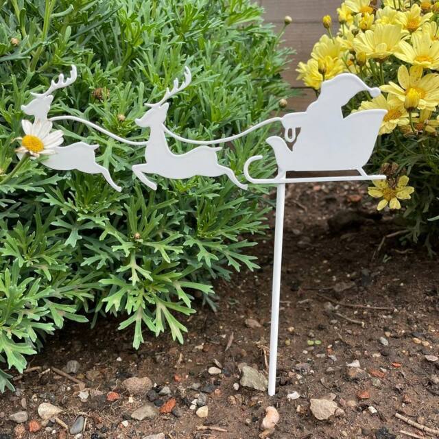 Poppyforge Santa Pot Pin Garden Art (Pack of 3) - H25 cm - White - image 1