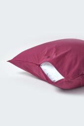 Homescapes Continental Egyptian Cotton Pillowcase 200 TC, 60 x 60 cm in Plum - thumbnail 3